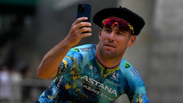 Mark Cavendish: Cyclist hopes Netflix documentary makes mental health issues more relatable
Mark Cavendish: Cyclist hopes Netflix documentary makes mental health issues more relatable