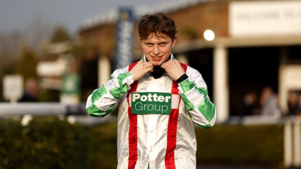 Today on Sky Sports Racing: Worcester hosts eight races over jumps plus a busy flat card from Brighton