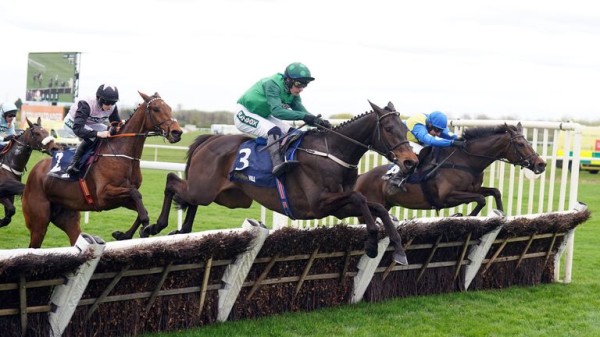 Aintree Hurdle: Impaire Et Passe survives stewards' enquiry to deny Langer Dan and Bob Olinger