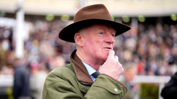 Champion Trainer title race: Willie Mullins using Manchester United's FA Cup semi-final as a lesson ahead of Sandown finale Champion Trainer title race: Willie Mullins using Manchester United's FA Cup semi-final as a lesson ahead of Sandown finale